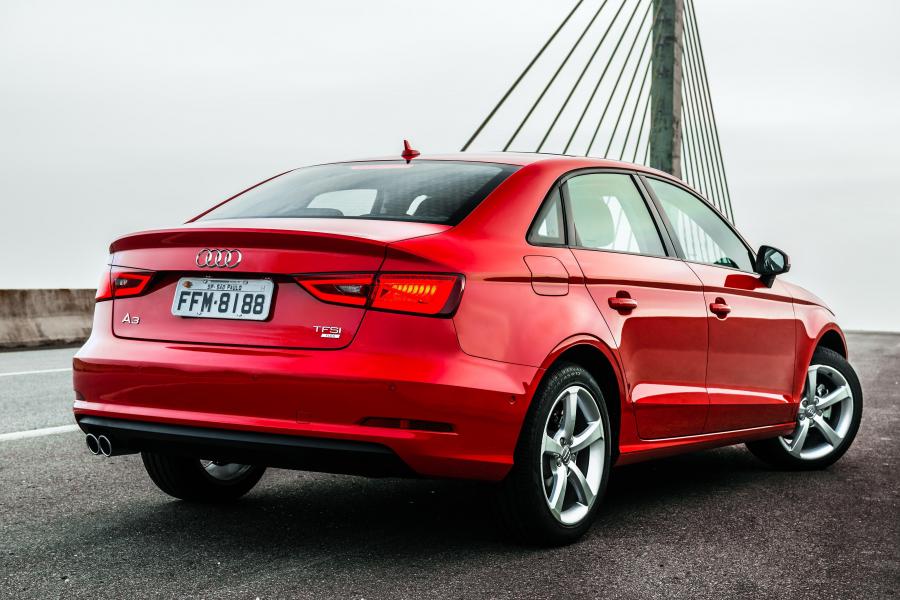  Audi A3 Sedan 1.4 TFSI Flex (8V) 2015 года  (LA) (фото 16 из 23)